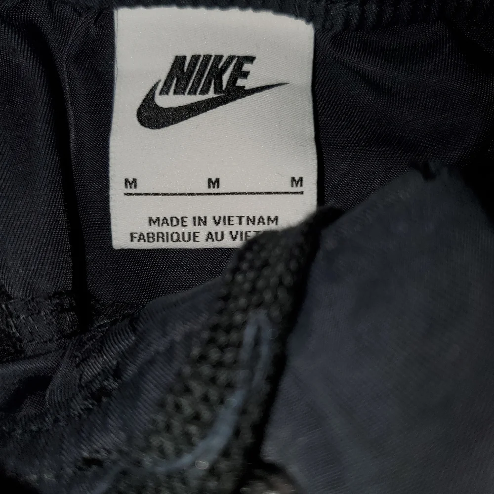 🚫SOLD!🚫Nike Sportwear Cargo Black pants Medium - Picture 7 of 8